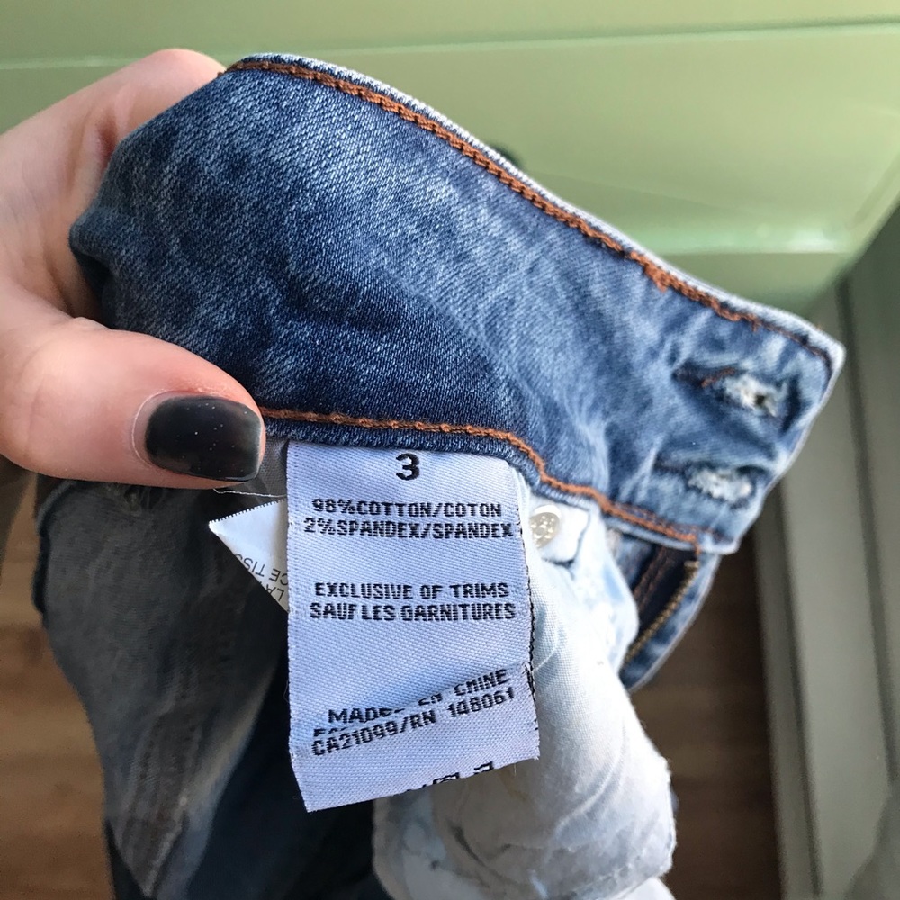 EightyTwo Distressed Jeans - Picture 6 of 8